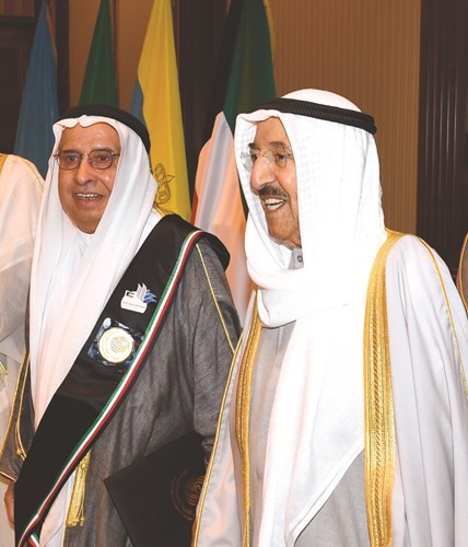 صاحب السمو الأمير وإبراهيم البغلي ﻿