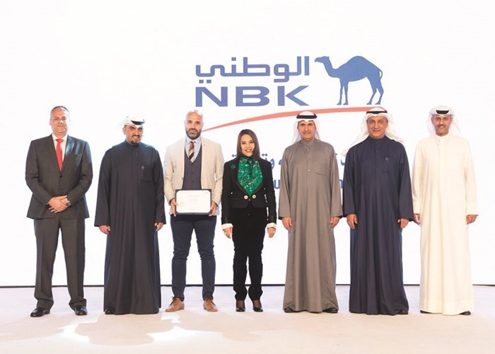 الإدارة التنفيذية تكرم إدارة خدمة الوطني الهاتفية﻿