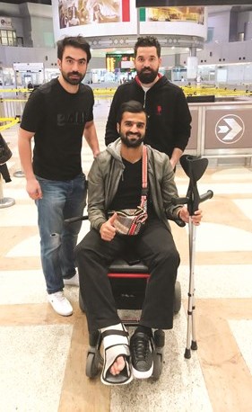 يوسف الجاسم وعبدالرحمن الرياحي مع أحمد عبدالغفور قبل مغادرته إلى ألمانيا ﻿