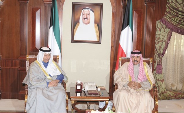 سمو ولي العهد الشيخ نواف الأحمد مستقبلا سمو رئيس الوزراء الشيخ جابر المبارك﻿