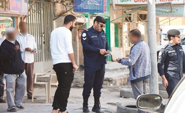 التحقق من إثباتات أحد الوافدين﻿