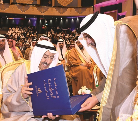 صاحب السمو يطلع على السياسة الوطنية للشباب﻿