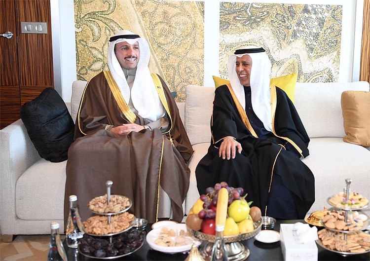 الغانم يجتمع مع رئيس مجلس الشورى القطري