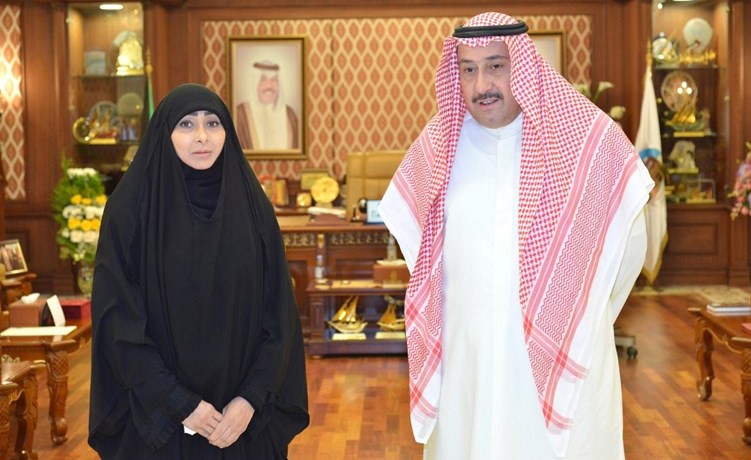  الشيخ فيصل الحمود مستقبلا عضو مجلس النواب العراقي عن التيار الصدري لمى الحلفي﻿
