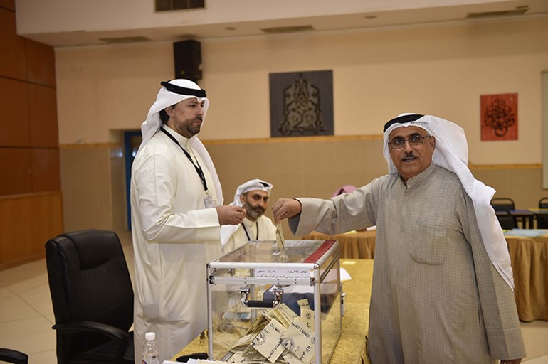 النائبان الناجحان في"التكميلية"يحضران جلسة الثلاثاء