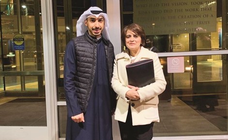 د.غدير أسيري مع رئيس النادي الكويتي في دنفر كولورادو الطالب خالد الحمدان﻿