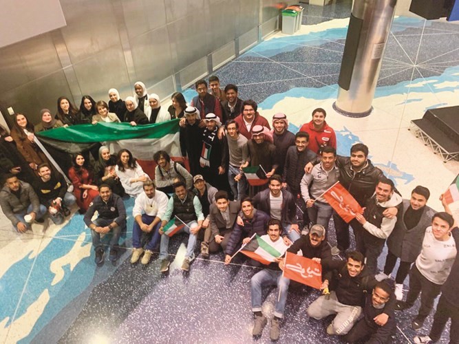 صورة تجمع طلبة دنفر كولورادو مع د.غدير أسيري﻿