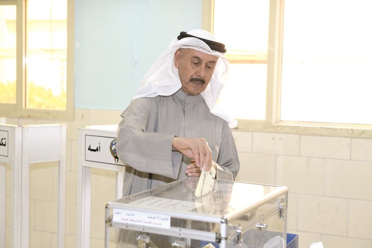 د.خليفة الوقيان يصوت﻿
