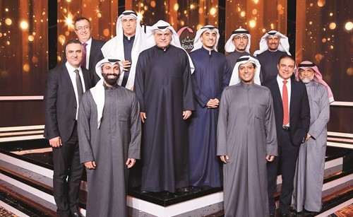 الماجد متوسطا الإدارة التنفيذية في البنك﻿