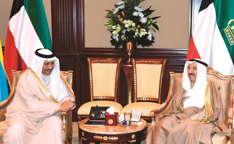 صاحب السمو الأمير الشيخ صباح الأحمد مستقبلا سمو رئيس الوزراء الشيخ جابر المبارك ﻿