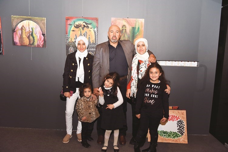 الفنان محمد خاطر وفنانات المستقبل﻿