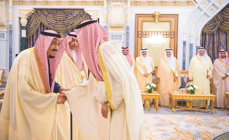 خادم الحرمين الشريفين الملك سلمان بن عبدالعزيز يتسلم أوراق اعتماد سفيرنا لدى المملكة الشيخ علي الخالد سفيرا معتمدا لدى المملكة(كونا - الرياض)﻿