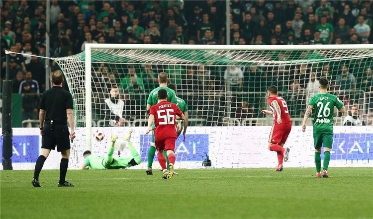 إلغاء ديربي اليونان بين أوليمبياكوس وباناثينايكوس قبل نهايته ب20 دقيقة بسبب شغب الجماهير