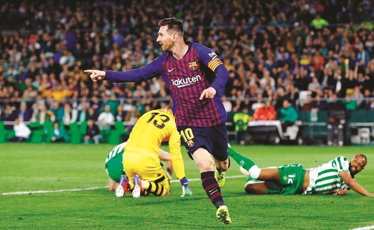 ميسي «المبدع» يقرب برشلونة من لقب «الليغا»
