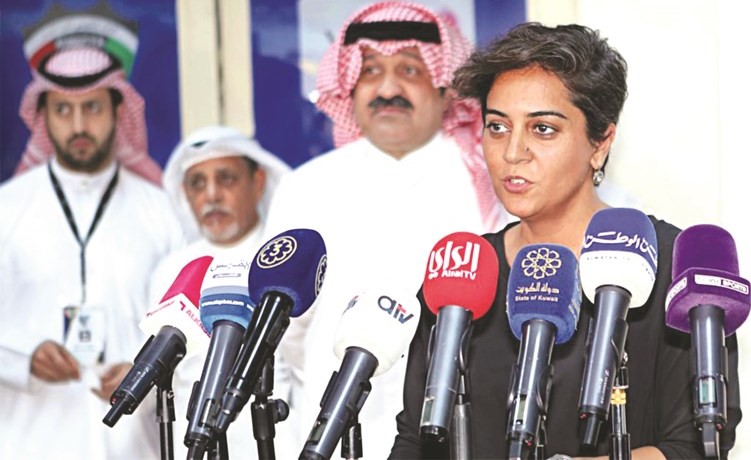 فاطمة حيات ﻿