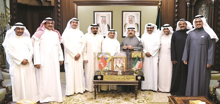 الشيخ ناصر صباح الأحمد مستقبلا رئيس وأعضاء مجلس إدارة الاتحاد الكويتي للمزارعين 	﻿