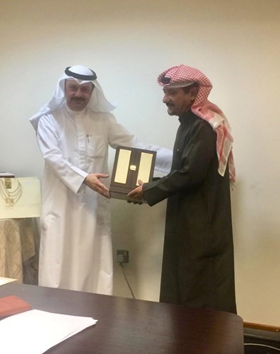 العلي مكرما علي عبدالرسول عضو لجنة جائزة حمدان﻿