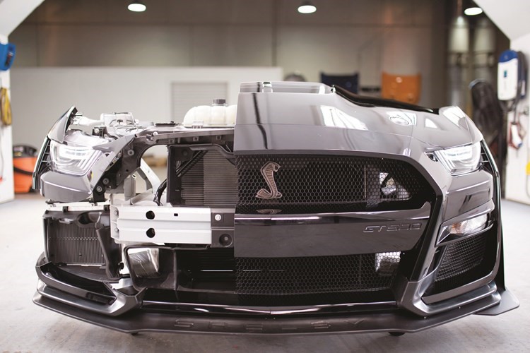 ما هو سر الأداء الفائق لسيارة موستانج شيلبي GT500 الجديدة كلياً؟