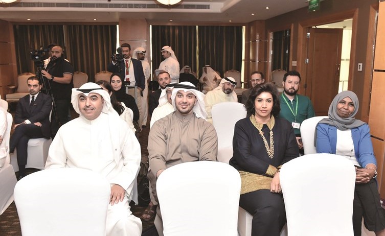 جانب من الحضور خلال المؤتمر الصحافي ﻿