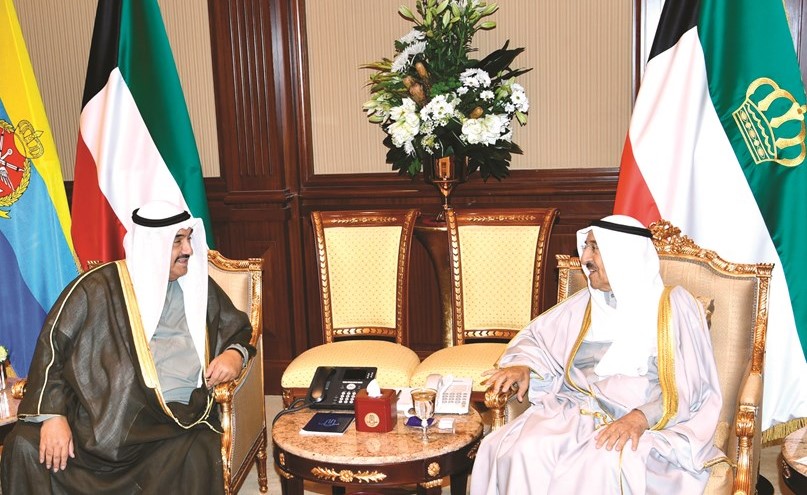 صاحب السمو الامير الشيخ صباح الاحمد مستقبلا سمو الشيخ ناصرالمحمد ﻿