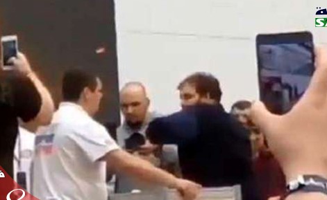 بالفيديو.. بطولة عالمية لـ"تبادل الصفعات".. من يصمد يفوز باللقب!