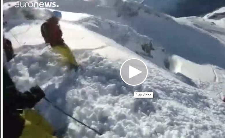 بالفيديو.. متزلج يوثق لحظة إنهيار ثلجي في جبال الألب