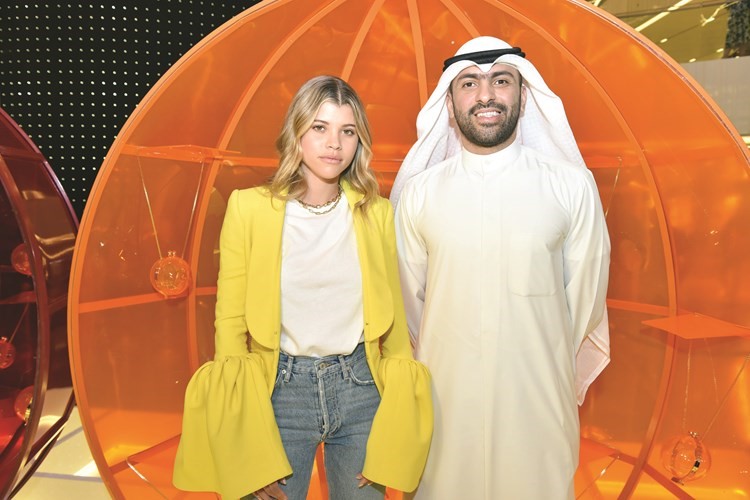 عبدالله المنصور وصوفيا ريتشي﻿