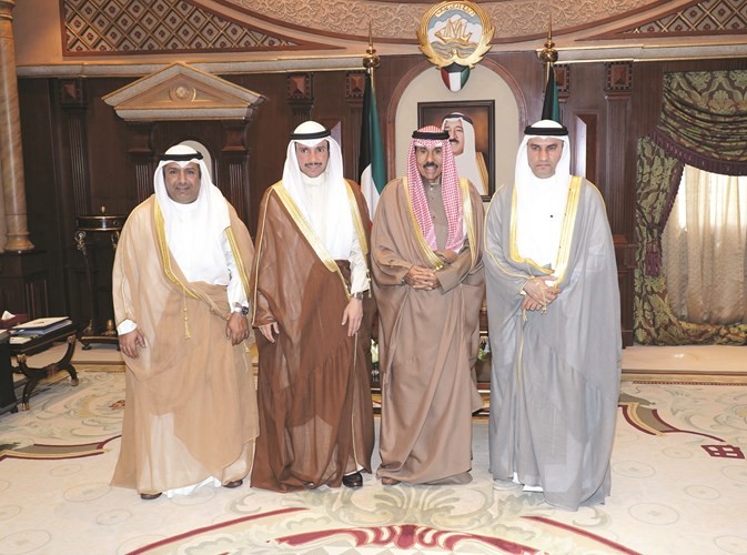 سمو ولي العهد الشيخ نواف الأحمد والرئيس مرزوق الغانم وعبدالله الكندري ود.بدر الملا﻿
