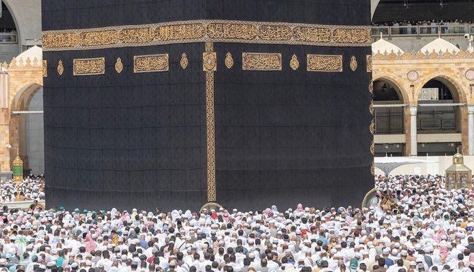 إقامة صلاة الغائب بالحرمين الشريفين على ضحايا "مجزرة المسجدين"