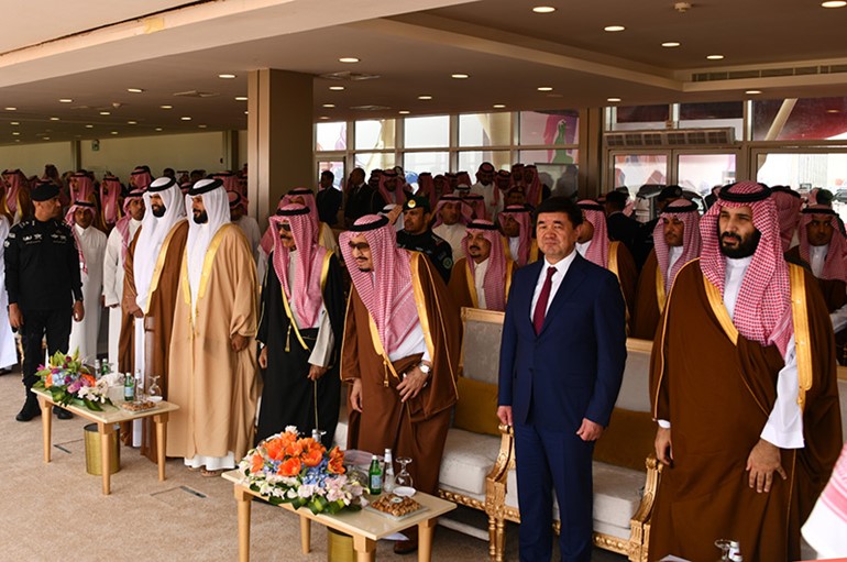 ممثل صاحب السمو يحضر فعاليات ختام مهرجان الملك عبدالعزيز للإبل بالرياض