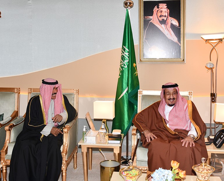 ممثل صاحب السمو يحضر فعاليات ختام مهرجان الملك عبدالعزيز للإبل بالرياض