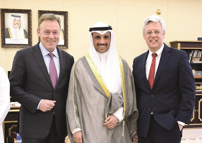 الرئيس الغانم وتوماس أوبرمان وسفير المانيا لدى البلاد كارلفريد بيرغنر﻿