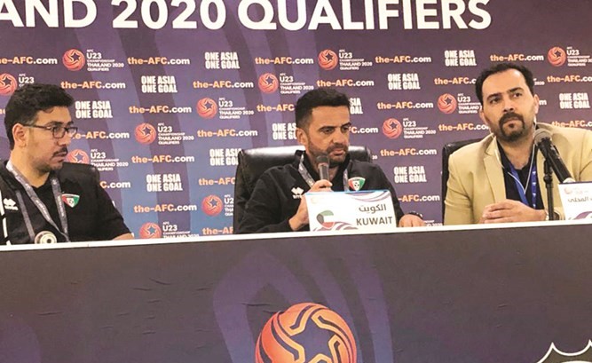 مدرب الأزرق الأولمبي الكرواتي دينكو جيليتش خلال المؤتمر الصحافي﻿