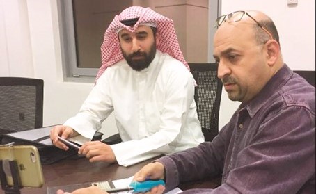 عباس لاري يتابع آخر التجهيزات ﻿