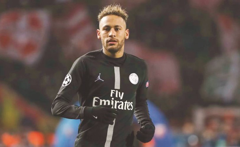 «يويفا» يتهم نيمار بإهانة الحكم