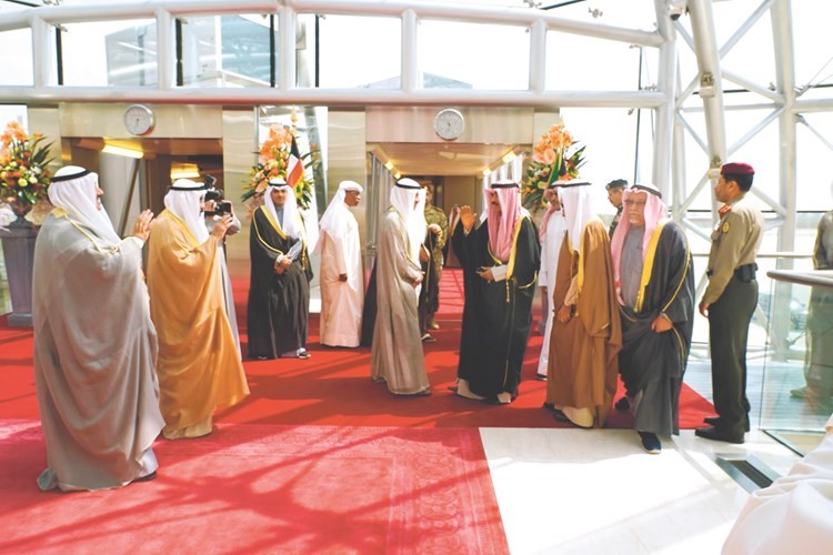 ممثل صاحب السمو سمو ولي العهد الشيخ نواف الأحمد أثناء المغادرة إلى السعودية﻿
