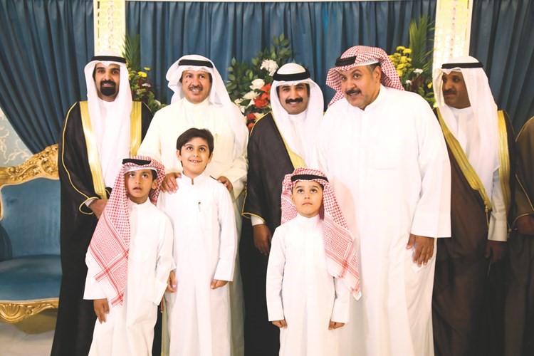 ماجد موسى وعادل بن دمخ يباركان﻿