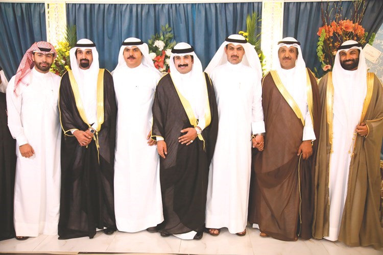 خلف جاسر ومحمد بوخوصة يهنئان علي وسعد وم.احمد وسالم وعادل الرفاع﻿