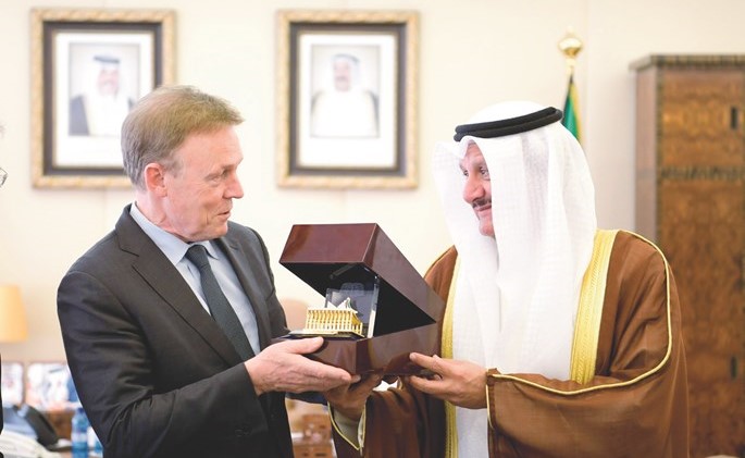 تبادل هدايا تذكارية﻿