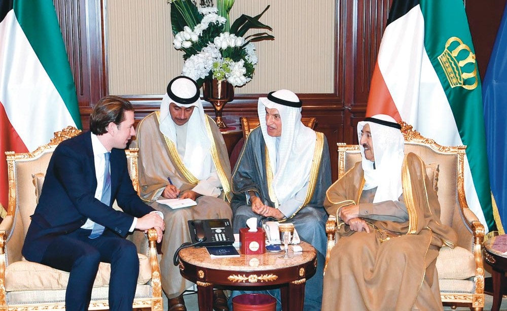صاحب السمو الأمير الشيخ صباح الأحمد مستقبلا مستشار النمسا سيباستيان كورس