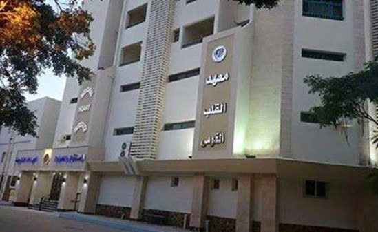 مصر: عائلة تقتحم معهد القلب وتتلف الأجهزة بعد وفاة ابنها