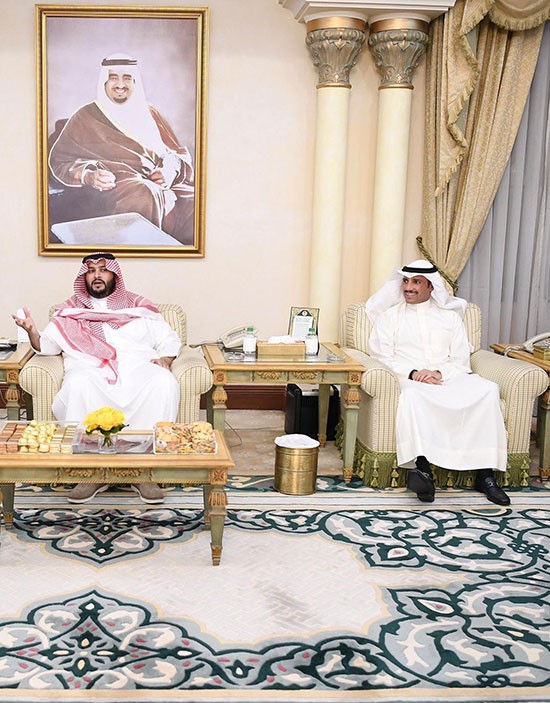الأمير تركي بن محمد يولم على شرف الرئيس الغانم والوفد المرافق له