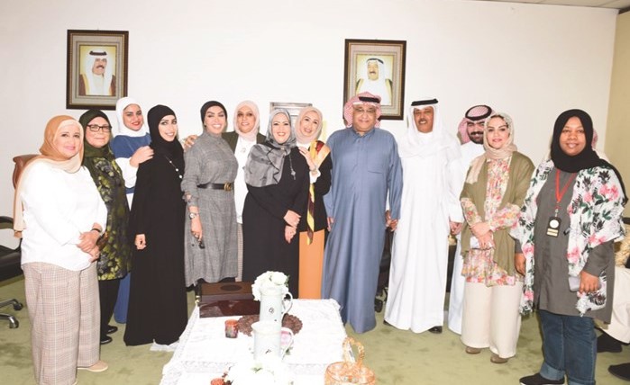 حسن كاظم ومسلم السبيعي وشيخة العدواني ومنيرة الفضلي وهدى الراشد ومريم العازمي ومنيرة الكندري وضحى الخميس وعدد من الموظفات ﻿
