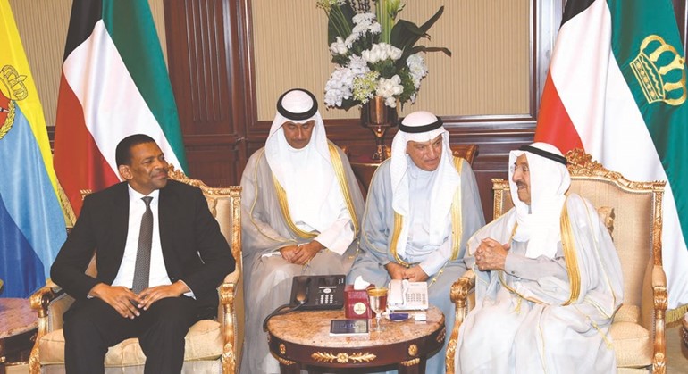 صاحب السمو الأمير مستقبلا سفير جنوب أفريقيا ﻿