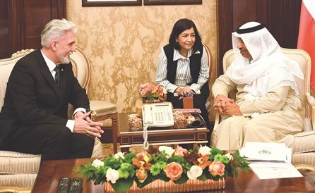 سمو رئيس الوزراء الشيخ جابر المبارك مستقبلا سفير أوكرانيا ﻿