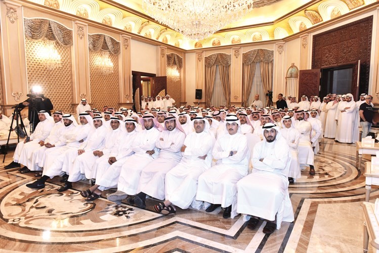 ﻿جانب من الحضور في ندوة الشحومي					