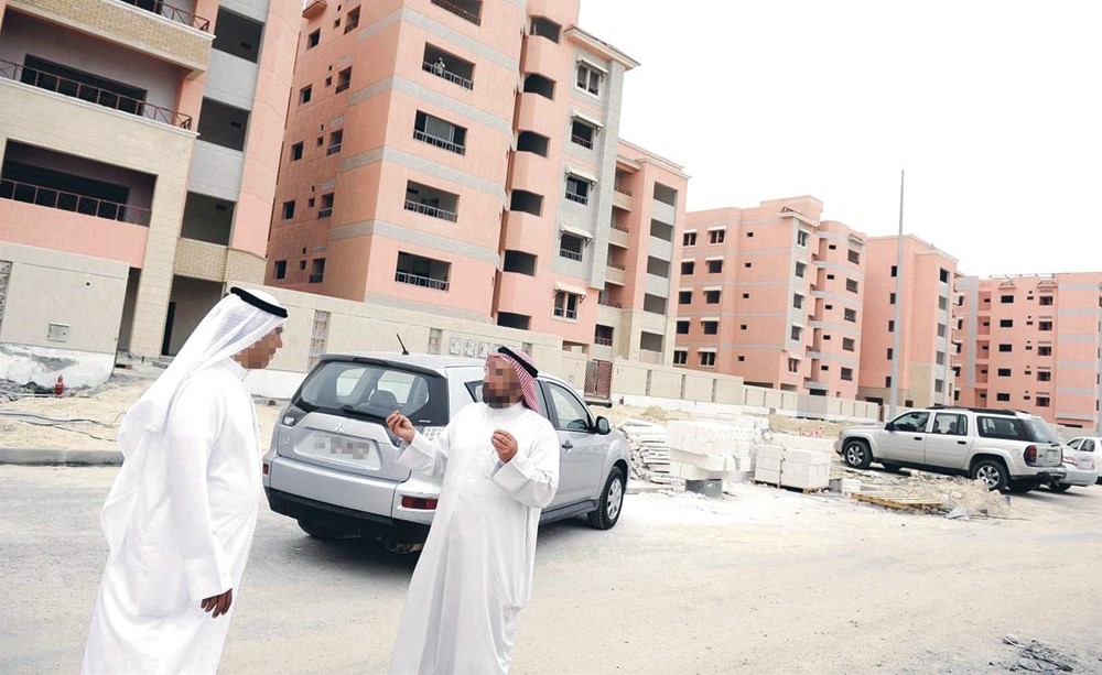 «الكويتي» يرفض «السكن العمودي» بالداخل.. و يتملك شقة بالخارج!