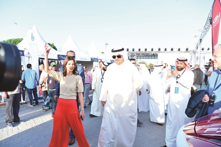 جولة للوزير أنس الصالح في المعرض﻿