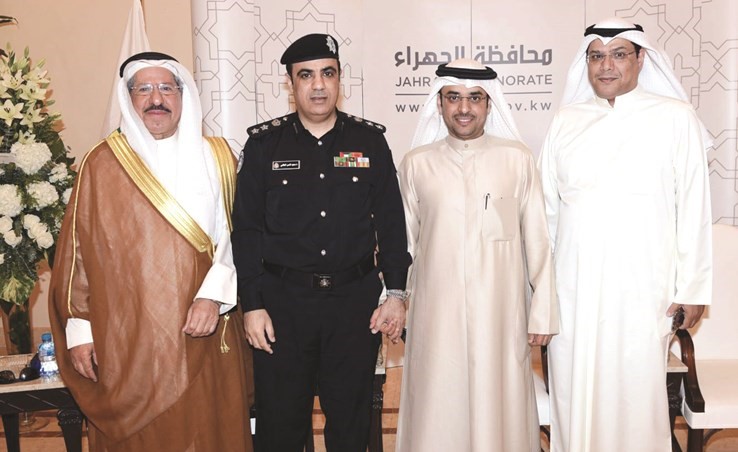 محافظ الجهراء خلال استقبال العقيد د. سعود الطامي ويبدو سعود المطيري﻿