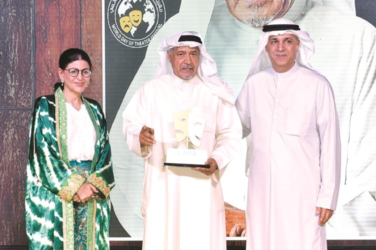 تكريم جاسم النبهان شخصية المهرجان﻿